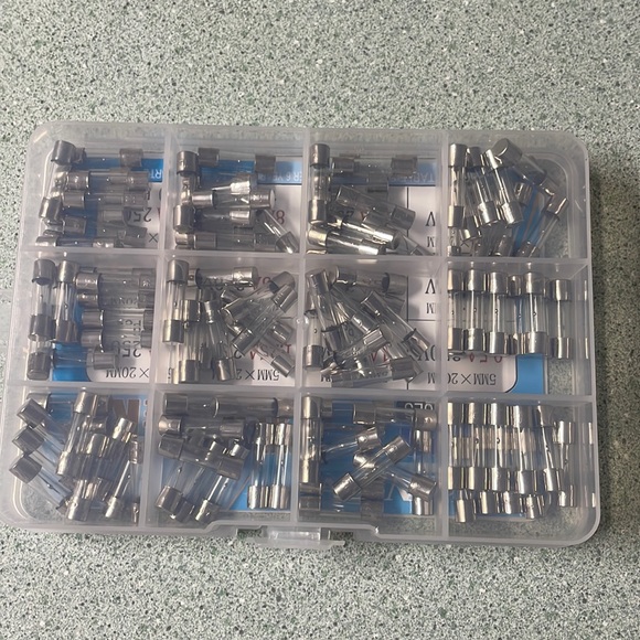 NIB Aukenien slow blow glass fuse kit, 120 pcs - Picture 2 of 3